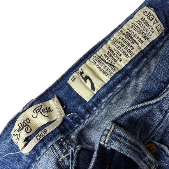 Indigo Rein Crop Jeans w/ Embroidered Patches | Y2K Boho | Size 5 - Picture 6 of 8